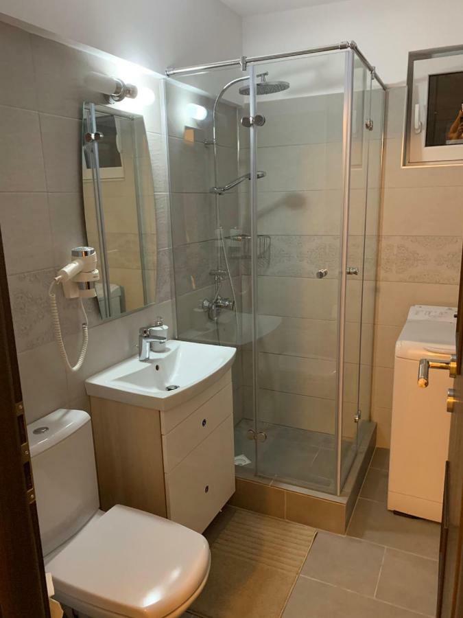 Apartament Cristina Boekarest Buitenkant foto